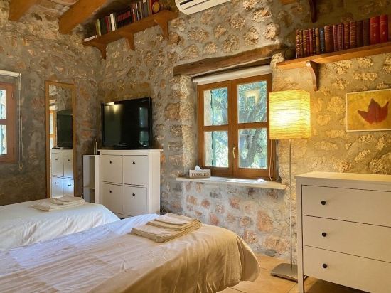 Ca S'Escultor, Fabulous Rustic Villa With Unique Views