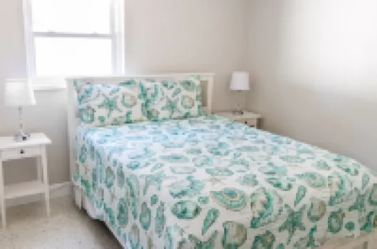 NEW! The Seafoam Bungalow - close to beaches!