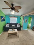 Keys getaway - Relax with the whole family at this peaceful place to stay.