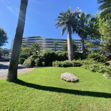 SUPER CANNES / GOLFE JUAN LUXURY APARTMENT SEA IMPRENABLE SEA. PRIVATE FLOOR