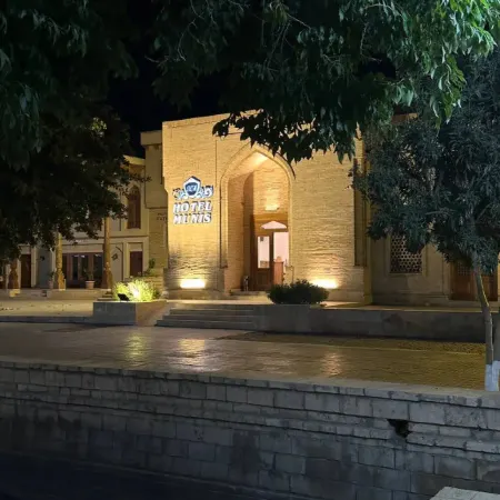 Munis Hotel Отели рядом с Международный аэропорт Бухара