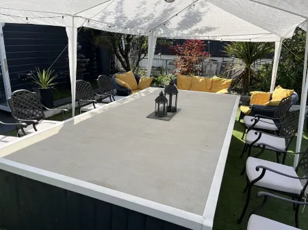 Warm and Inviting home in Fairview - With Outdoor Hot tube Отели в г. Сифартфа