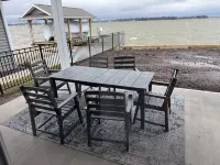 SUNSET RETREAT-Brand New Luxury 4BR, 4.5BA waterfront, best sunsets on the lake!
