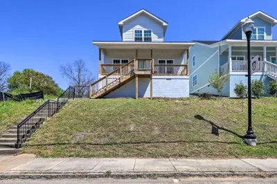 New-build modern house in Downtown Macon-Best Location with King Bed & Spa Bath 미들 조지아 주립대학 - 메이컨 캠퍼스 - 메인 캠퍼스 주변 호텔