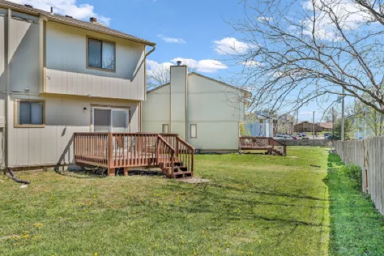 Spacious townhome - 2-bedrooms with King Beds in quite cul-de-sac - sleeps 6