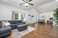 Home Near Riverwalk, Frost Bank Center, w/ King Bed Hotels near Walmart Supercenter