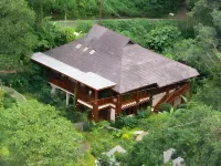 Lost Iguana Resort and Spa Các khách sạn ở La Fortuna