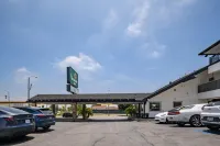 Vagabond Inn Whittier - parking