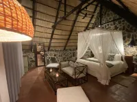 Big Cave Camp Hotels in Matobo