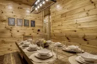 Bear Tracks Lodge 4 Bedroom Cabin by RedAwning