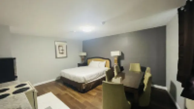 Falls Lodge by the Falls (Formerly Knights Inn)