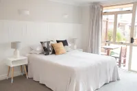 Raglan Sunset Motel and Conference Venue