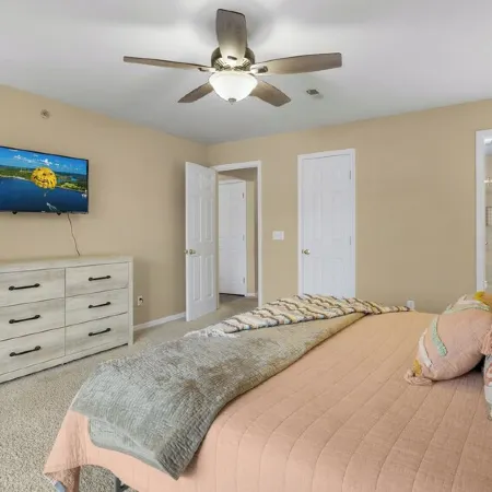 Amazing Updated Ledges Condo-- Lakefront 3 BR/2BA Unit w/ Cove View