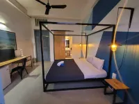 The Place Hostel & Rooftop Bar - balcony