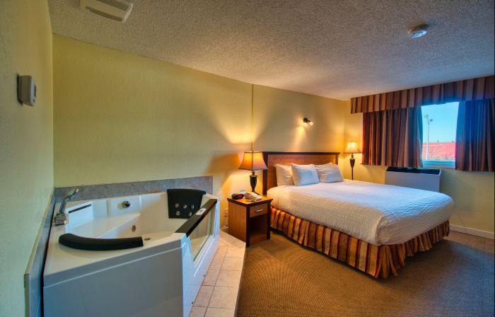 Park West Inn