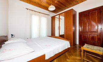 Apartments & Rooms Tapera