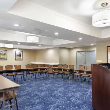 Comfort Suites Hanes Mall