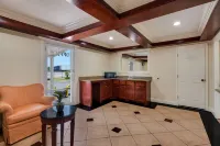 Rodeway Inn & Suites East Hotels in Orleans Parish