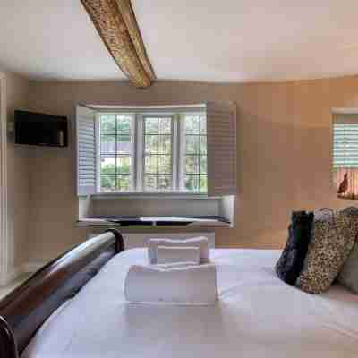 The Mill House - Beautiful 4Bd Country Home Rooms