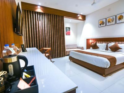 Kings Kraft Tremezzo Inn, Somnath