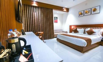 Kings Kraft Tremezzo Inn, Somnath