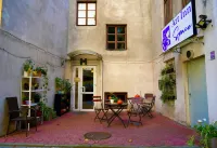 藝術客棧 住宿飯店