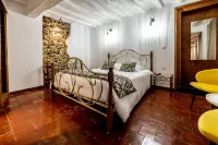 Au Repos de la Licorne Hotels in Romeries