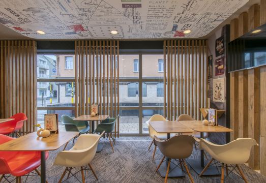 이비스 드 판느 호텔 외관