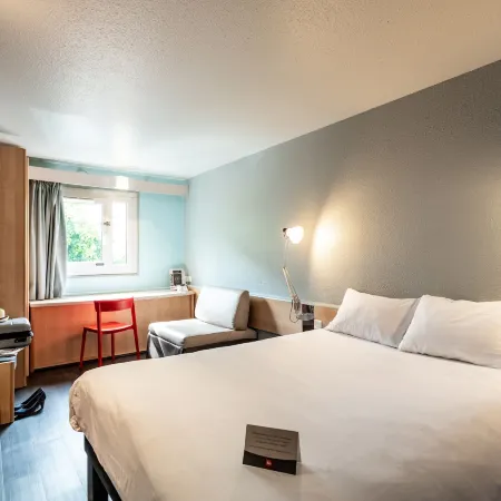 Ibis Bourges