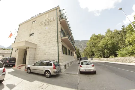 Hotel Porto IN Отели в г. Kavac