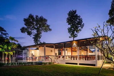 The Riviera Champasak Hotel dekat Wat Nakorn