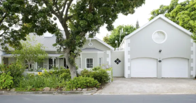 Laurel Cottage Hotels near First South African Perfume Museum