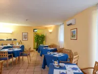 Parco de Medici Residence Hotel Hotels near La Saliera