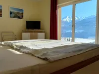 Sunlit Apartment Near Ski Area in Walchen - Pysäköinti