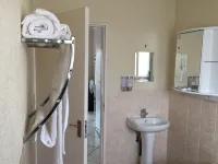 Tntee Apartments