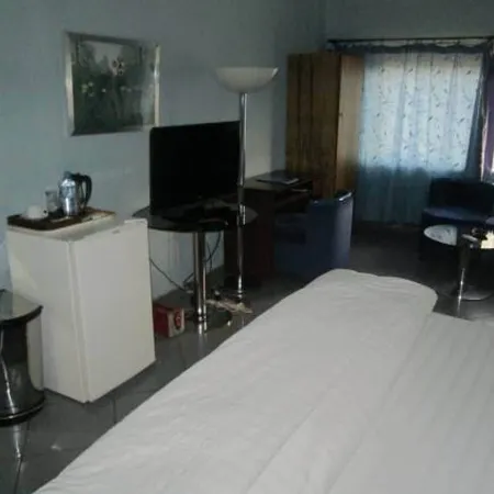 Lamonde Guest House