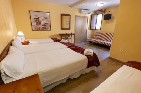 Hostal Restaurante Puerta del Alcázar