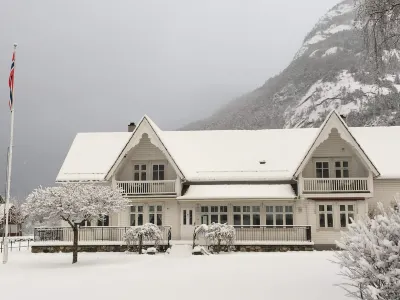 Vik Pensjonat Hotels near Olav H. Hauge Center