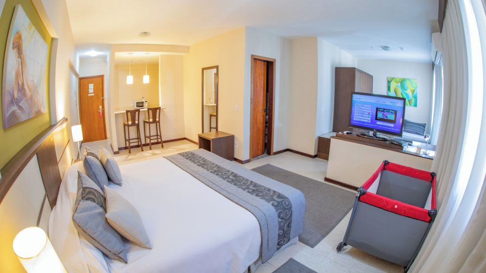 Mondrian Suite Hotel