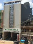 Sri Aadhish Grand Hotel - Parkplatz