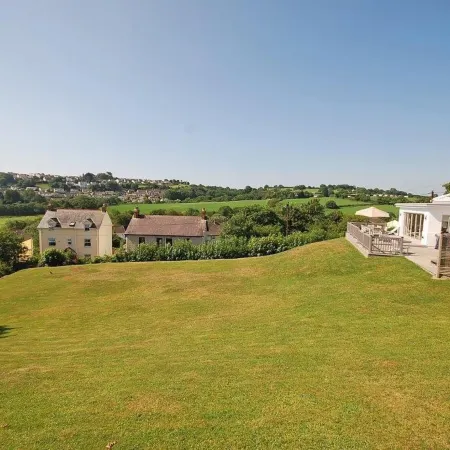 Amber Cottage - Luxury Cottage, Hot Tub, Sea Views and Log Burner