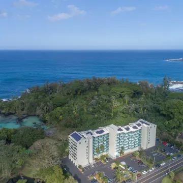 Maluhia Kahakai 2 Bedroom Condo by RedAwning