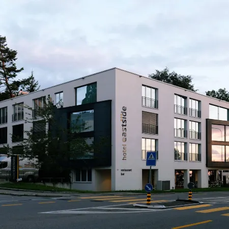 Hotel Eastside (Free Parking Garage)