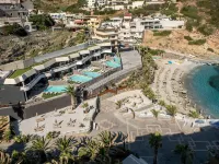 Made by the Sea Villa 2 Hotels in Mades