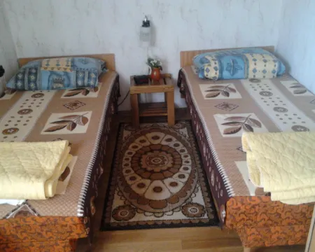 A Whole Holiday House with a Garden in Fonyód for 2-10 Persons Hotels in Fonyodi