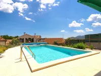 Villa Salvia - Holiday House with Pool - Hotels in Matulji