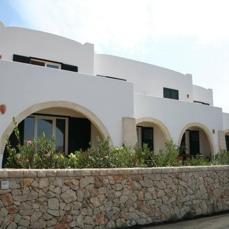 Apartment 3 with Pool and Sea View