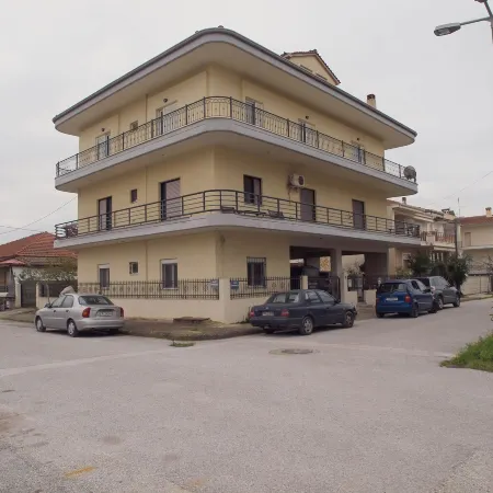 Charming Trikala Apartment with Garden & Central Heating