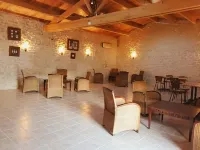 Domaine les Granges Hotels in Asnieres-la-Giraud