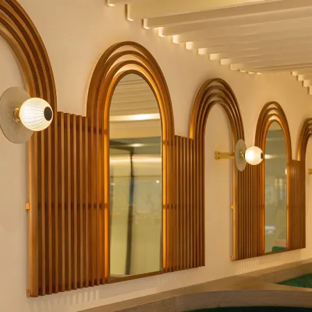 Luster Hotel